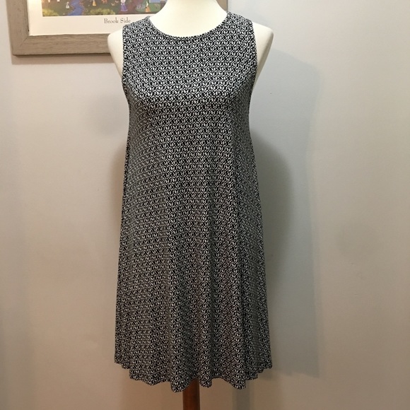 Ann Taylor LOFT Sleeveless Shift Dress - Picture 2 of 9